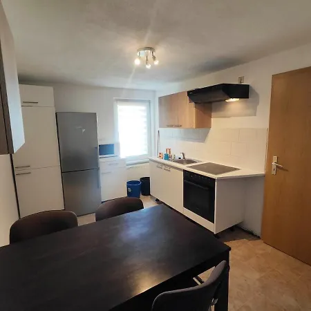 Schoene 4 Raum 2te , 4 - 7 Bett In 公寓 施塔斯富尔特