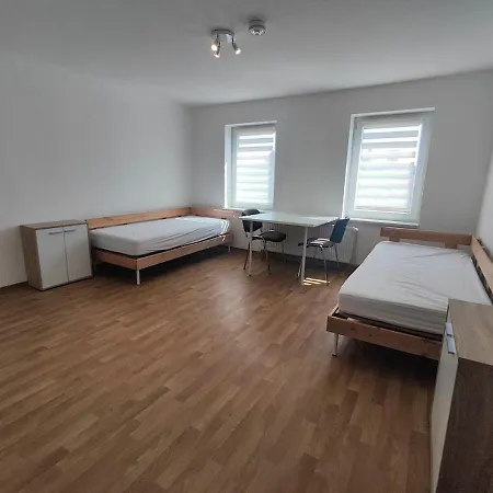 Schoene 4 Raum 2te , 4 - 7 Bett In شتاسفورت