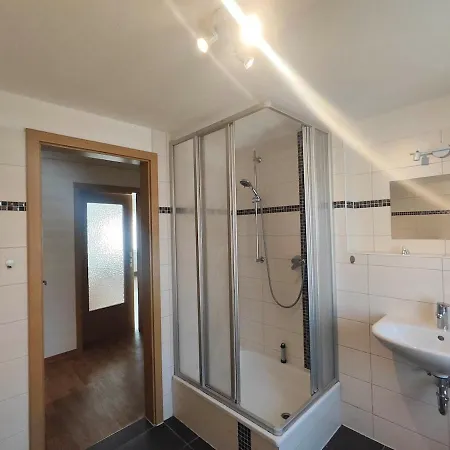 Schoene 4 Raum 2te , 4 - 7 Bett In 公寓 施塔斯富尔特