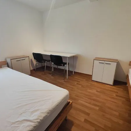 Schoene 4 Raum 2te , 4 - 7 Bett In 公寓 施塔斯富尔特