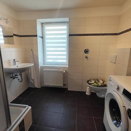 Schoene 4 Raum 2te , 4 - 7 Bett In شتاسفورت