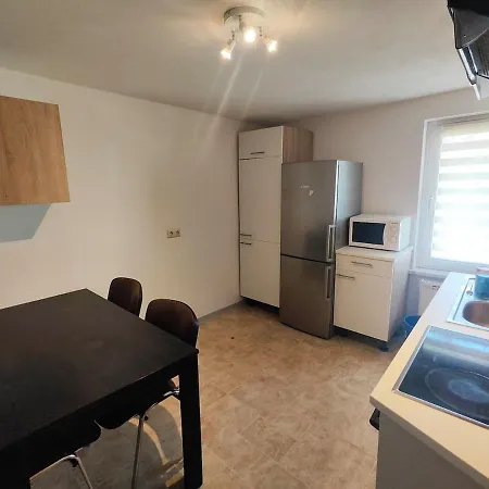 Schoene 4 Raum 2te , 4 - 7 Bett In Apartman