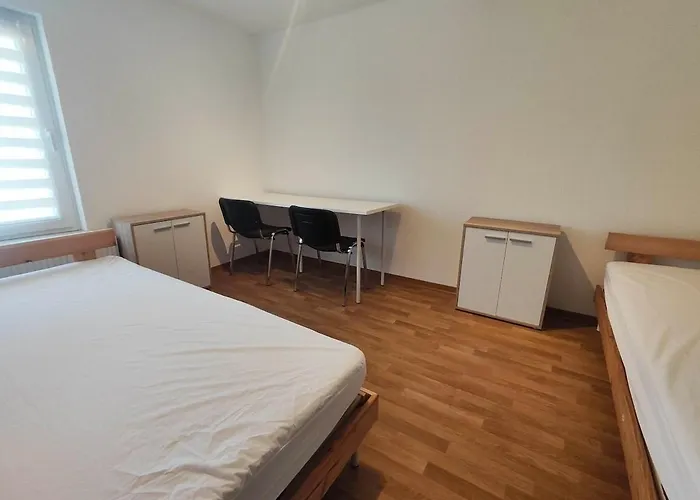 Schoene 4 Raum 2te , 4 - 7 Bett In 公寓 施塔斯富尔特